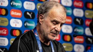 Marcelo Bielsa en conferencia de prensa.