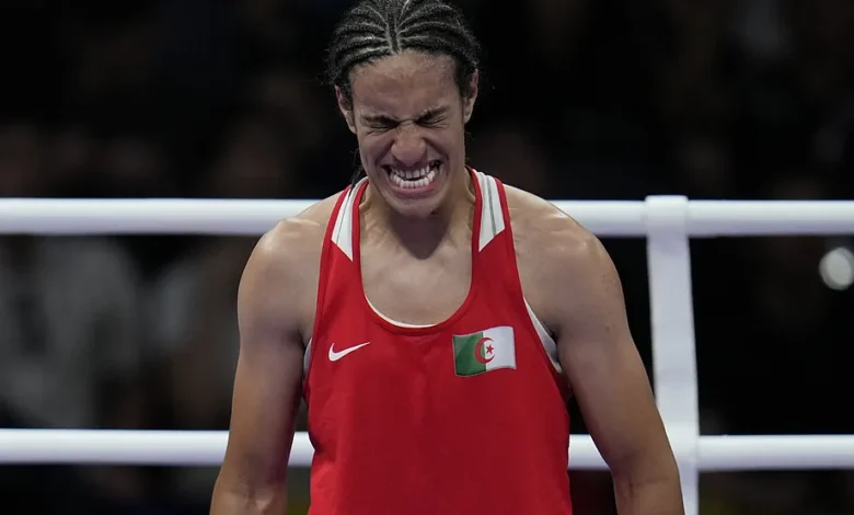 Imane Khelif tras ganar el combate por los cuartos de final de boxeo femenino en París 2024.